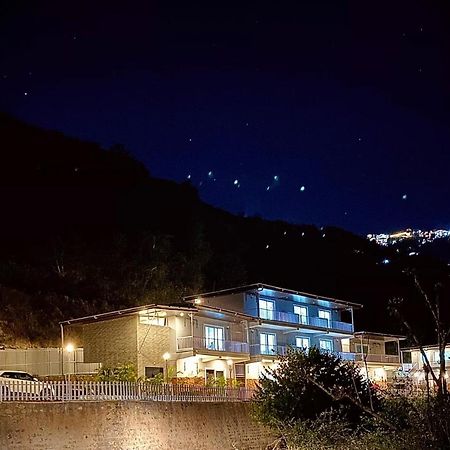 Sl Manor Hill Resort Mussoorie Esterno foto