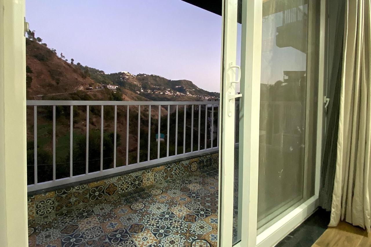 Sl Manor Hill Resort Mussoorie Esterno foto