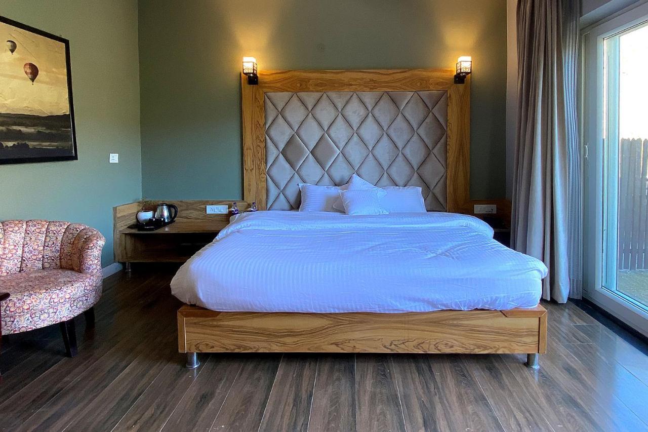 Sl Manor Hill Resort Mussoorie Esterno foto