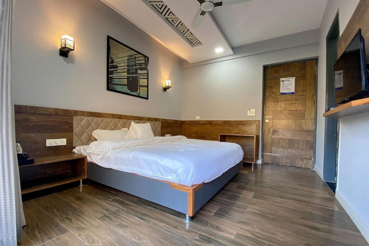 Sl Manor Hill Resort Mussoorie Esterno foto